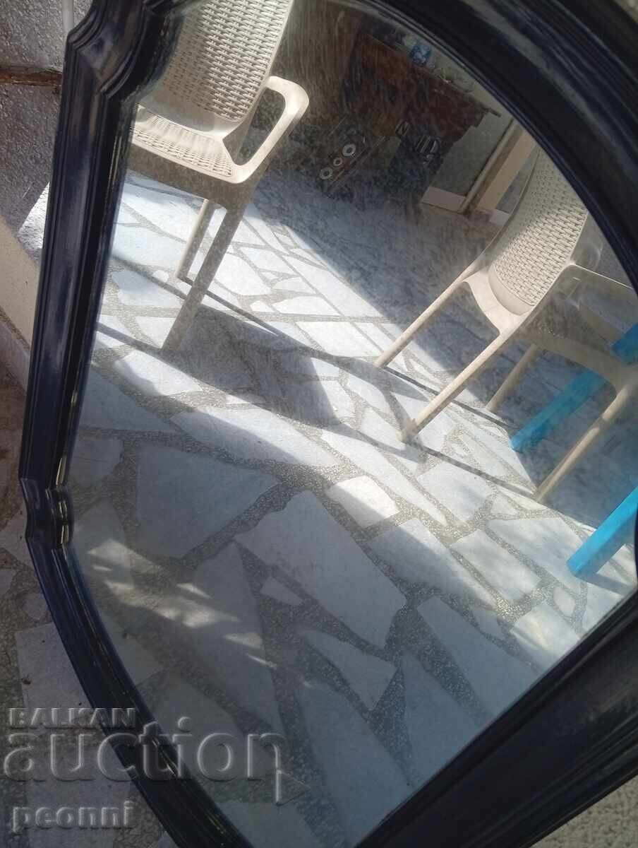 Παλιός καθρέφτης με τιμή € 13.00 | 25.43 BGN