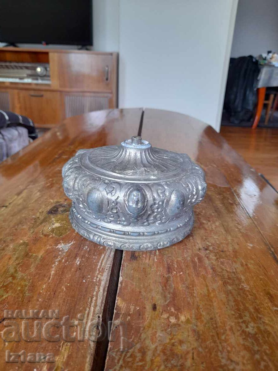 Licitație Capac vechi pentru candelabru