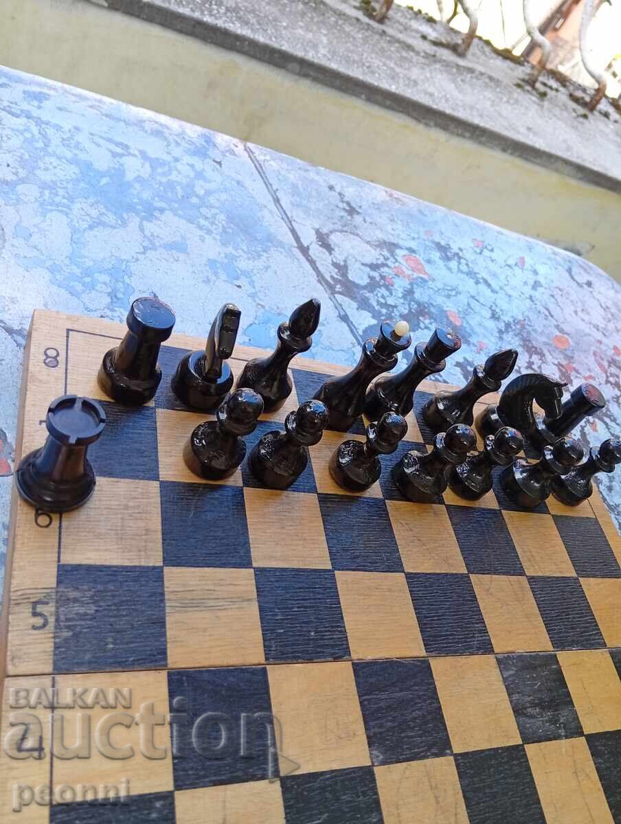 Ξύλινο σκάκι με τιμή € 8.00 | 15.65 BGN