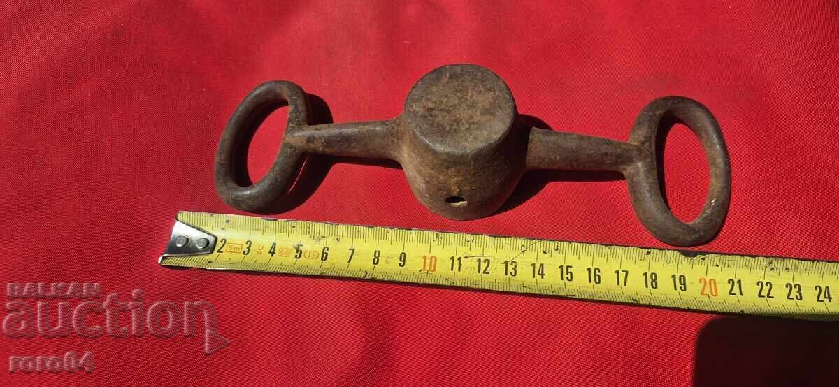 OSIE PENTRU CĂRUȚĂ / TRĂSURĂ / CALEAȘCĂ cu preț € 10.99 | 21.49 BGN