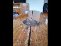 Παλιό χάλκινο σταχτοδοχείο