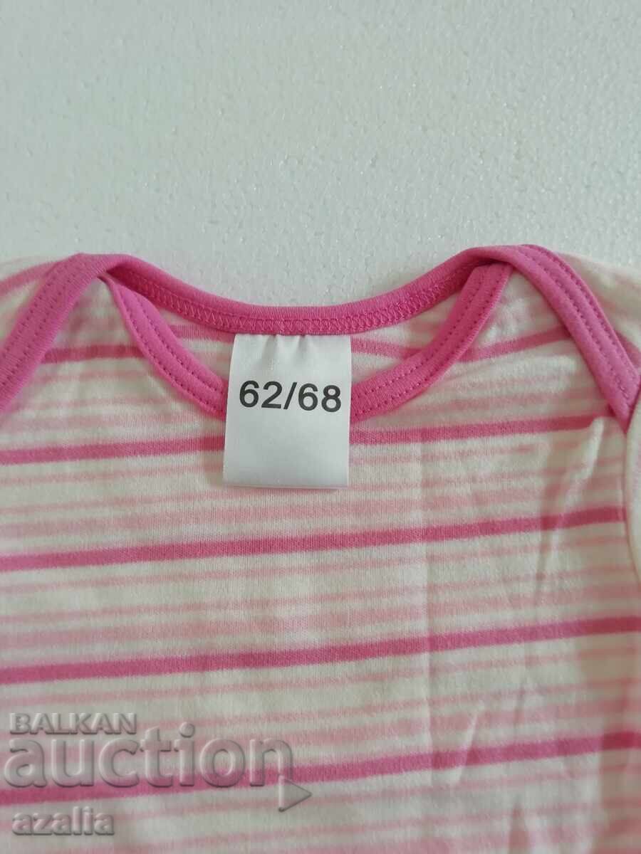 Delivery of 4 baby bodysuits