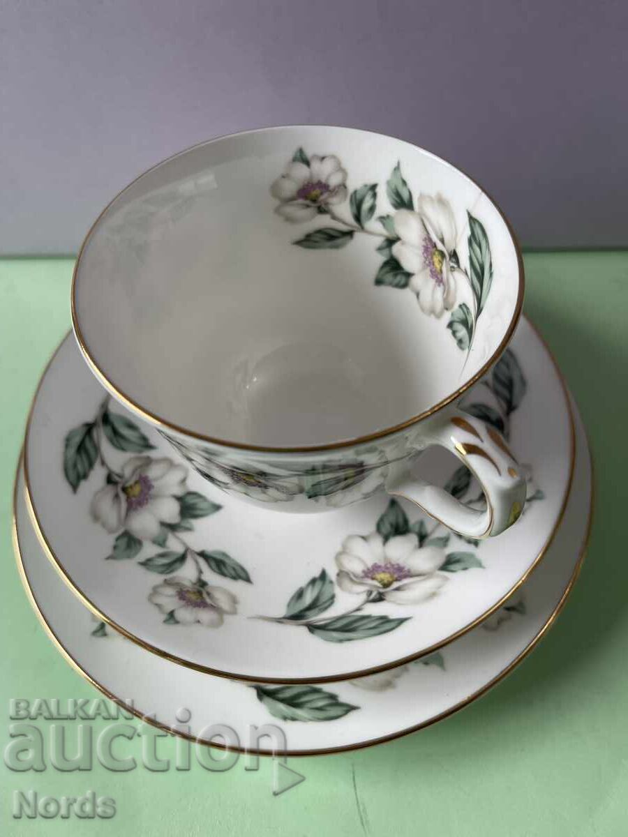 Licitație Set de ceai Crown Staffordshire din trei piese