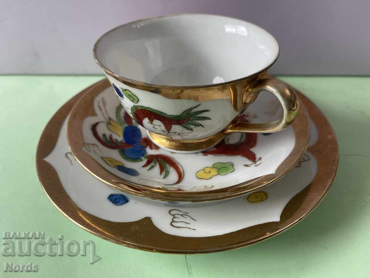 Πορσελάνινο τριπλό σετ τσαγιού με σήμανση με τιμή € 1.50 | 2.93 BGN