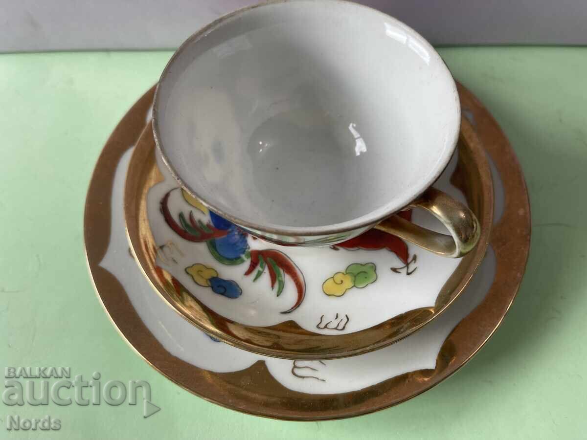 Δημοπρασία Πορσελάνινο τριπλό σετ τσαγιού με σήμανση