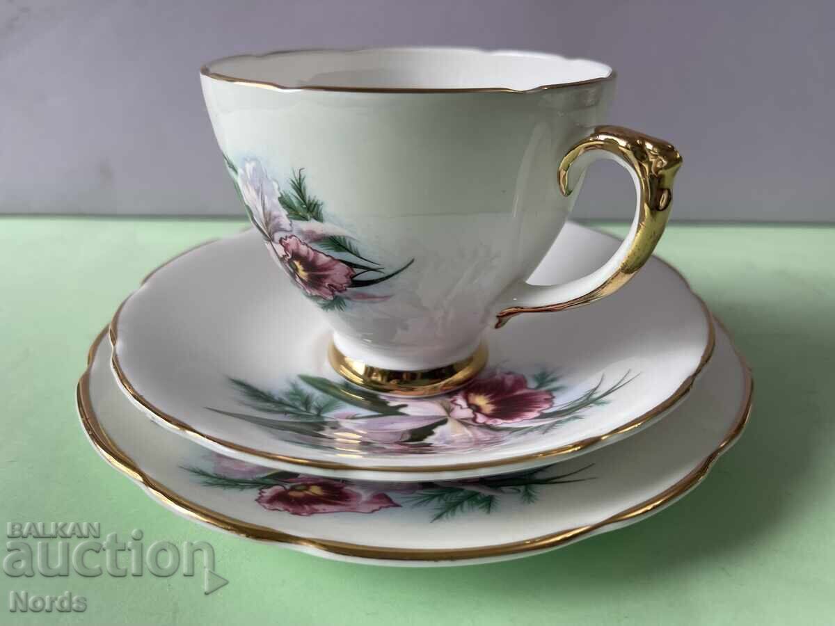 Αγγλικό τριπλό σετ τσαγιού με τιμή € 0.01 | 0.02 BGN