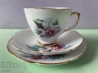 Αγγλικό τριπλό σετ τσαγιού