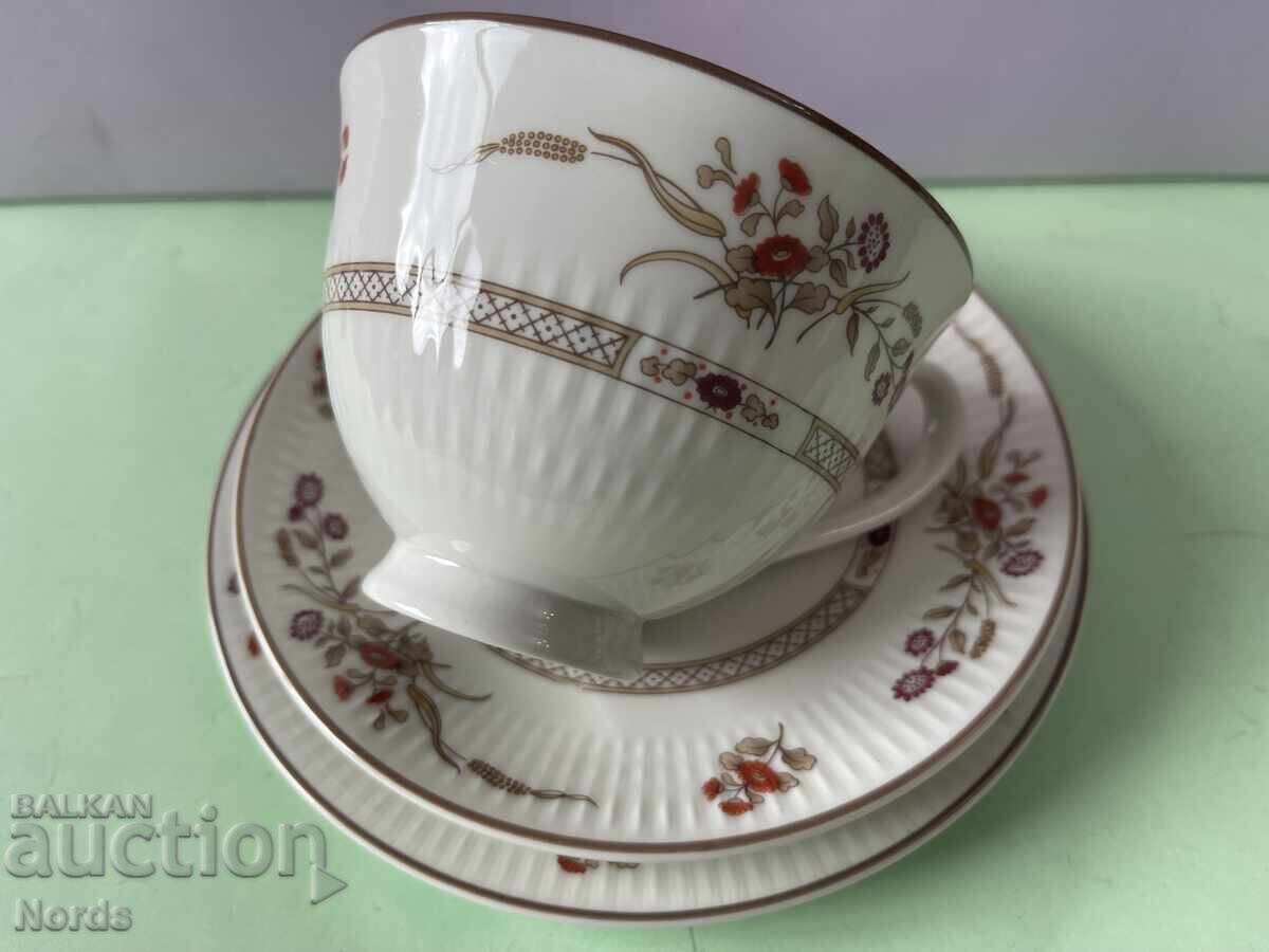 Royal Doulton Set englezesc de ceai din trei piese cu preț € 0.01 | 0.02 BGN