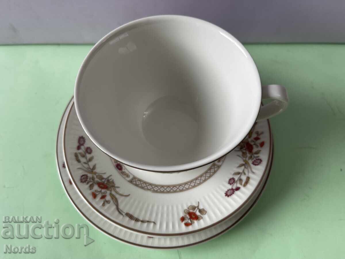 Licitație Royal Doulton Set englezesc de ceai din trei piese