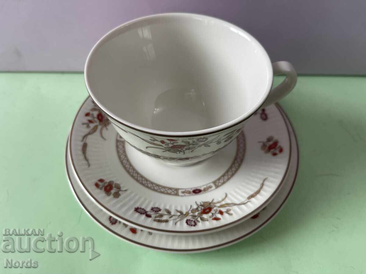 Royal Doulton Αγγλικό σετ τσαγιού τριών τεμαχίων με τιμή € 0.01 | 0.02 BGN