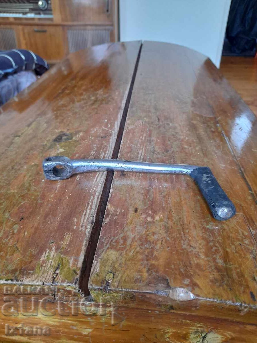 Стара манивела за запалване на мотор,мотоциклет