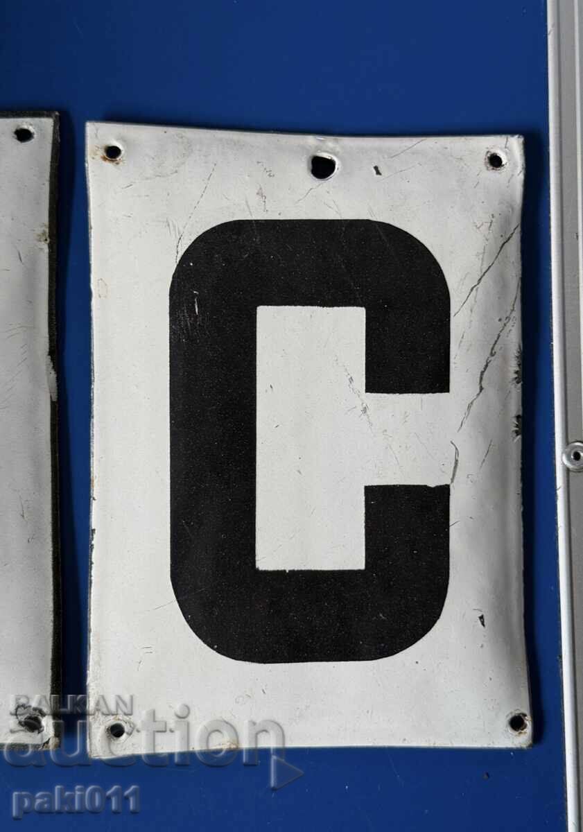 Delivery of Lot of three enameled signs with letters A B C