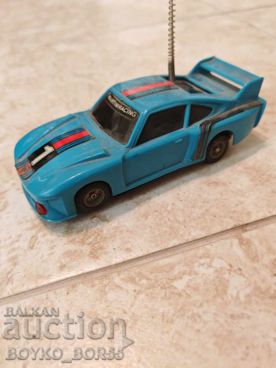 Mașinuță de jucărie franceză veche din perioada socialistă, anii 1970 cu preț € 15.00 | 29.34 BGN