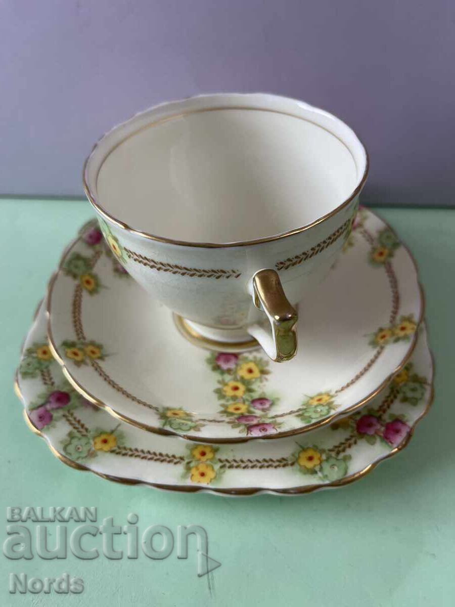 Set de ceai englezesc vintage, pentru trei persoane cu preț € 0.01 | 0.02 BGN