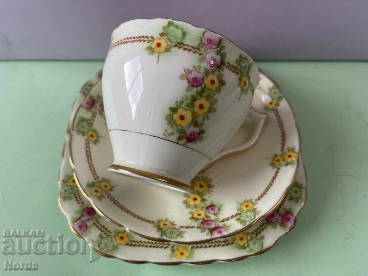 Licitație Set de ceai englezesc vintage, pentru trei persoane