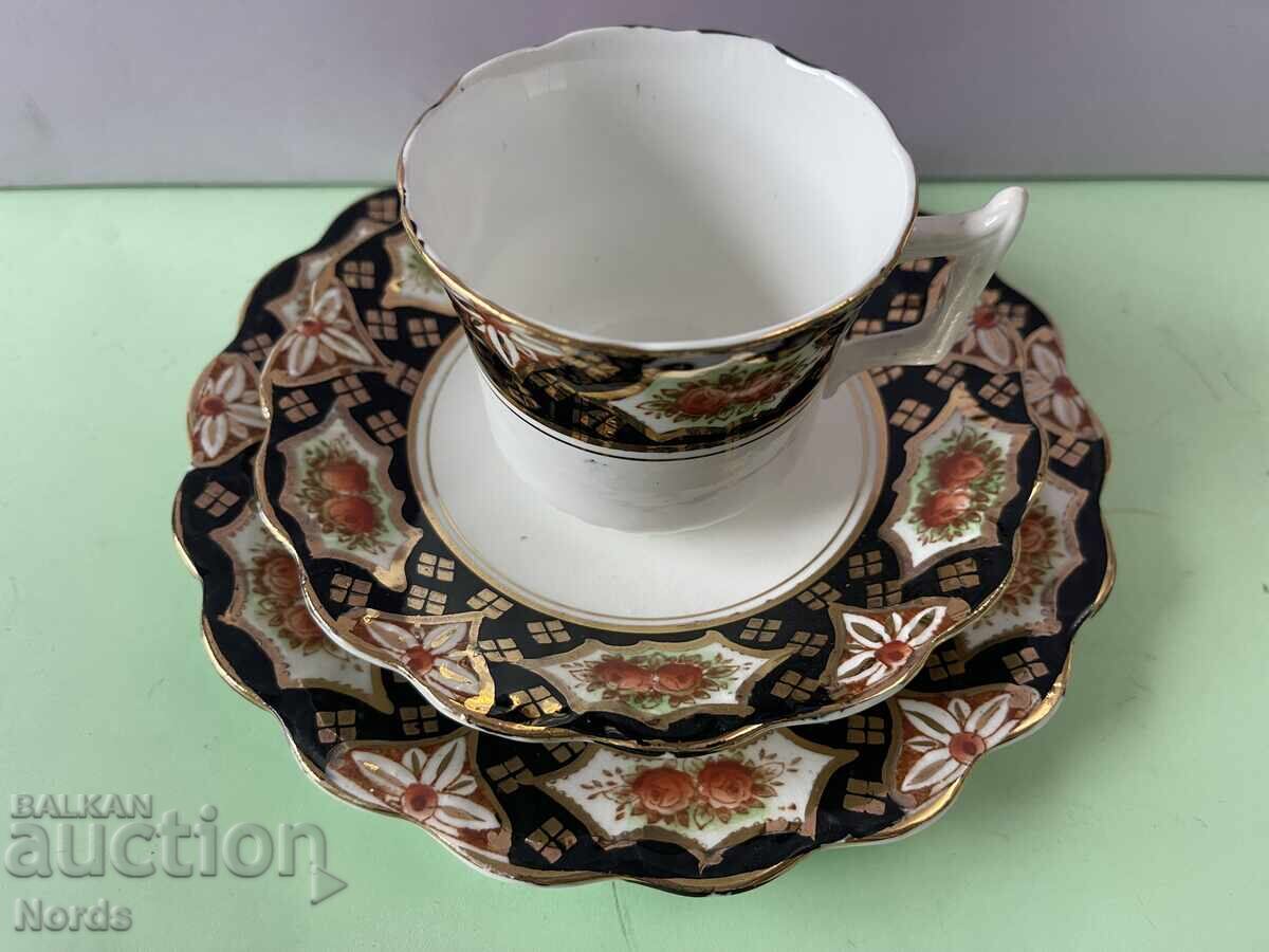 Set de ceai englezesc vintage, pentru trei persoane cu preț € 2.50 | 4.89 BGN