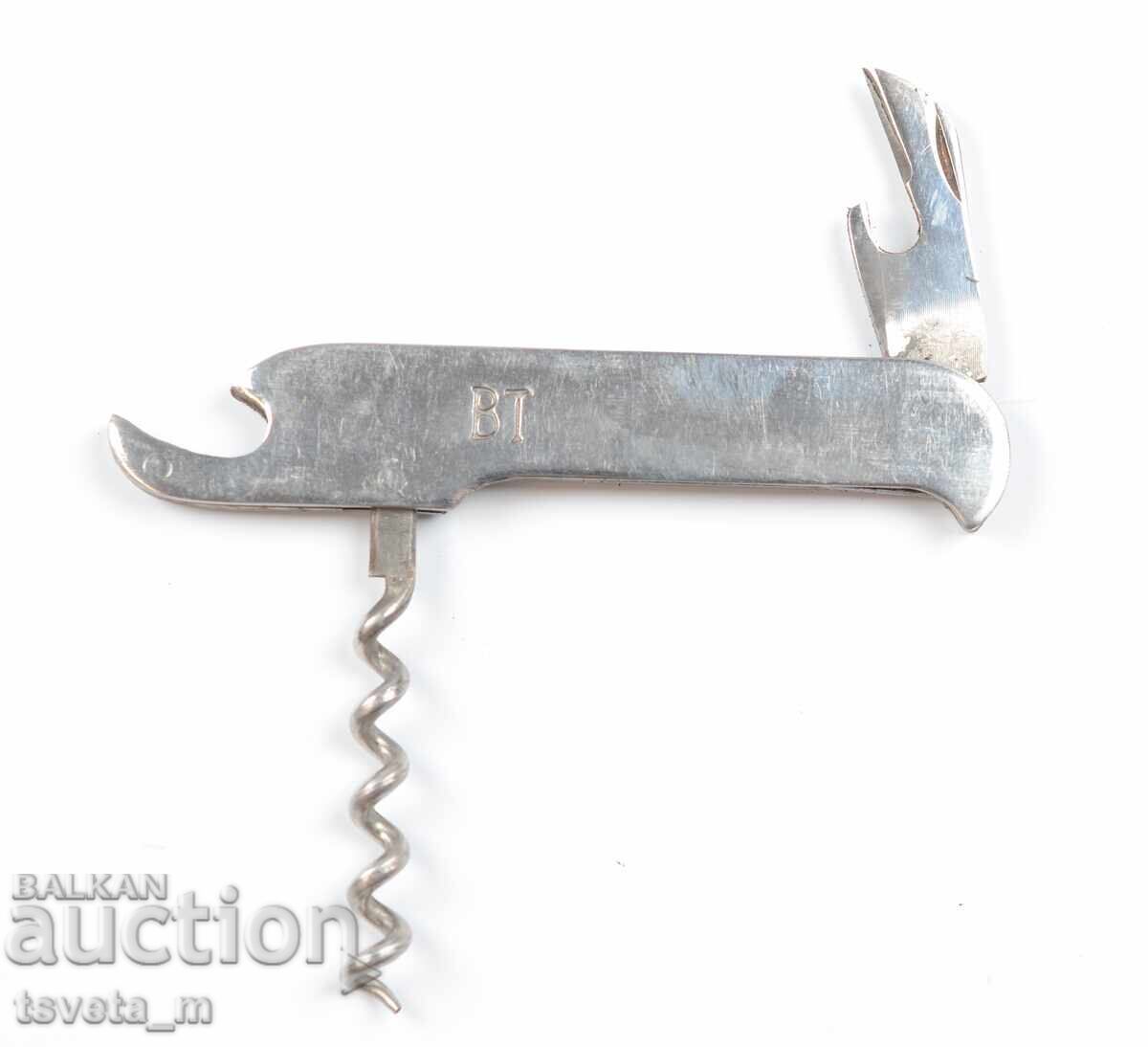 Аукцион Отварачка ножче и тирбушон  Велико Търново -  соц.