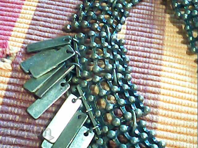 Livrarea set frumos colier și brățară