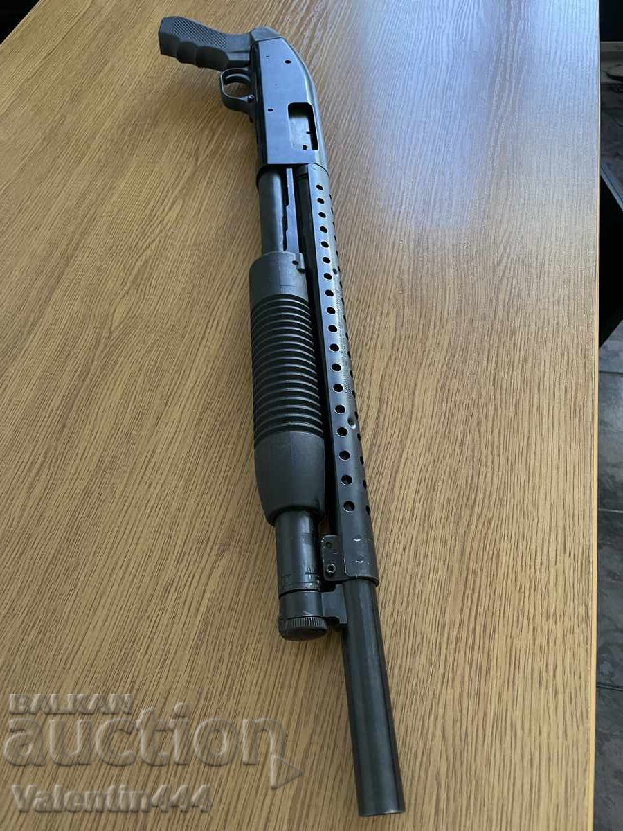 Licitație PUȘCĂ – POMPĂ "MAVERICK", cal. 12mm – DEZACTIVATĂ/INACTIVATĂ
