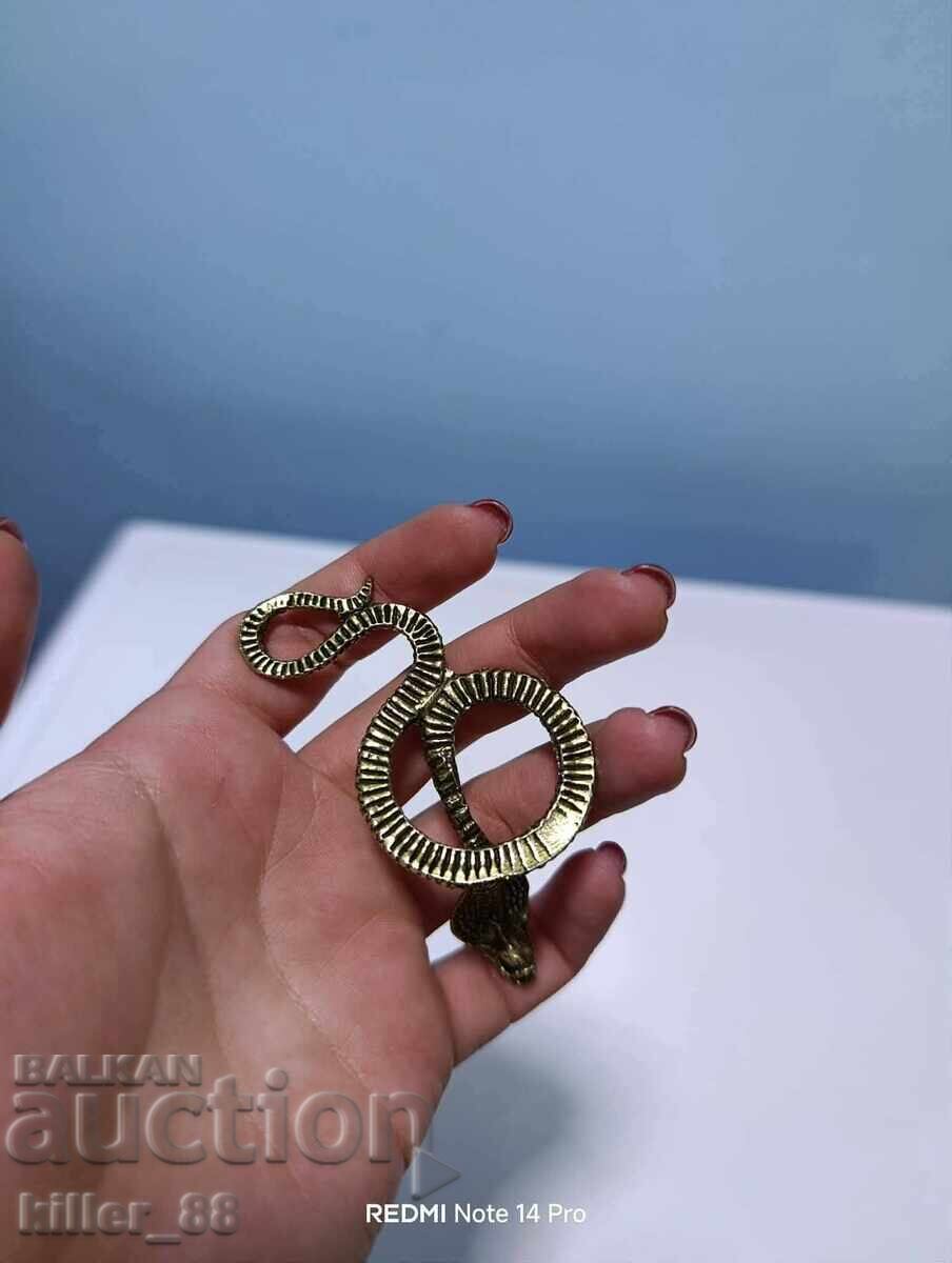 Κόμπρα με τιμή € 20.00 | 39.12 BGN