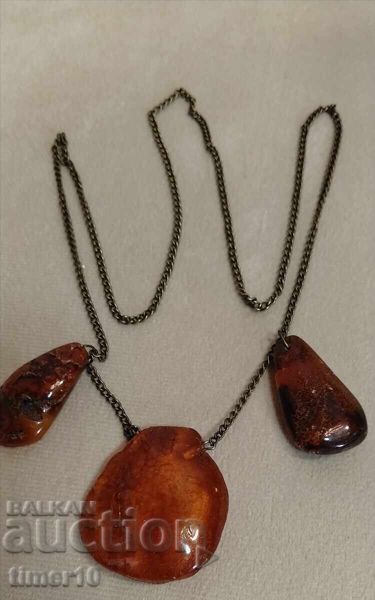 Colier din chihlimbar baltic cu preț € 70.00 | 136.91 BGN