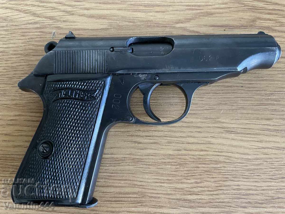 ПИСТОЛЕТ "ВАЛТЕР ПП"  -  ДЕАКТИВИРАН/ОБЕЗОПАСЕН