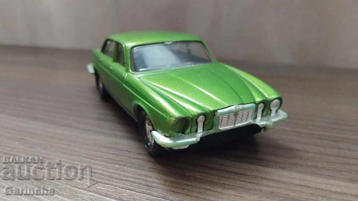 Auction  Matchbox Bulgaria 1/43 Jaguar