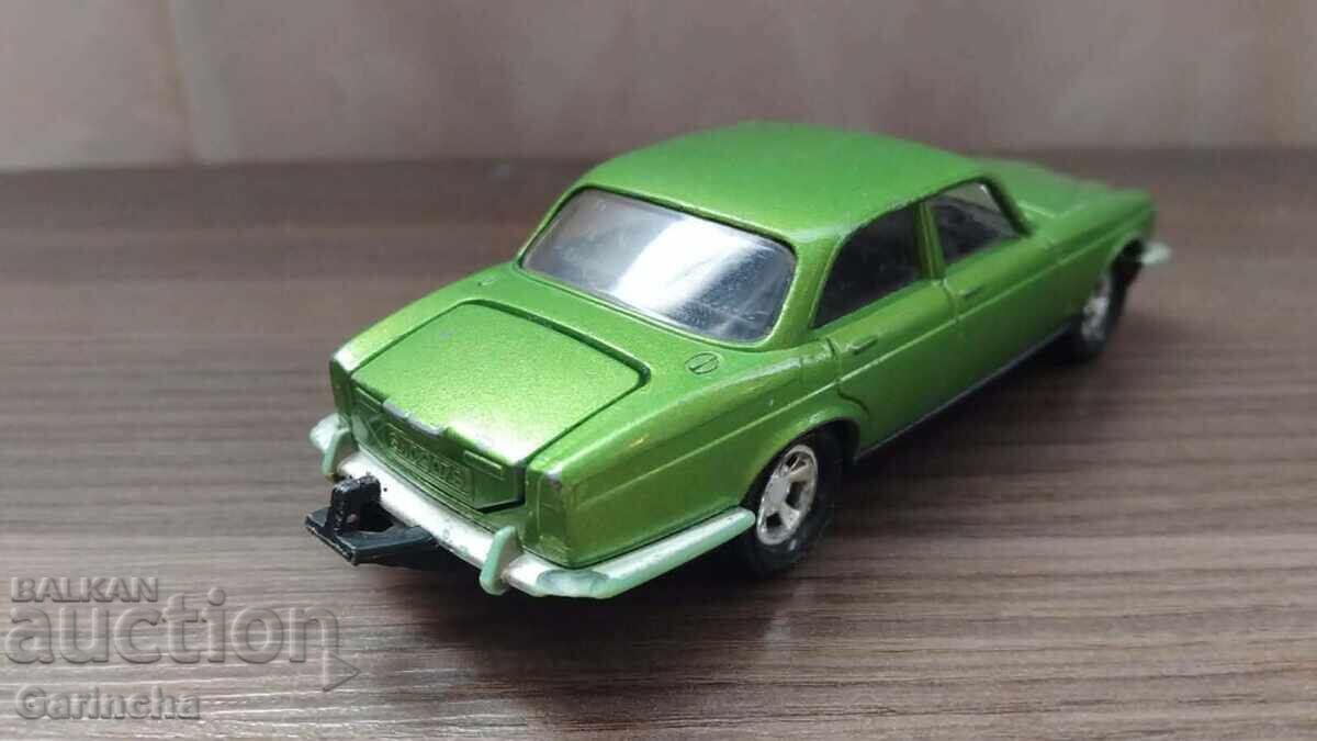 Delivery of Matchbox Bulgaria 1/43 Jaguar