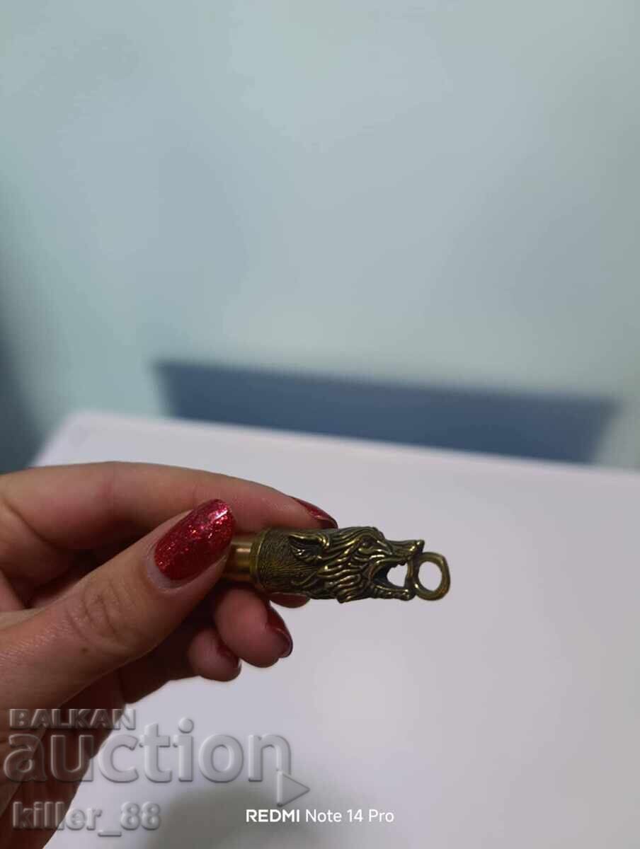 Бронзова свирка вълча глава с цена € 18.00 | 35.21 лв.