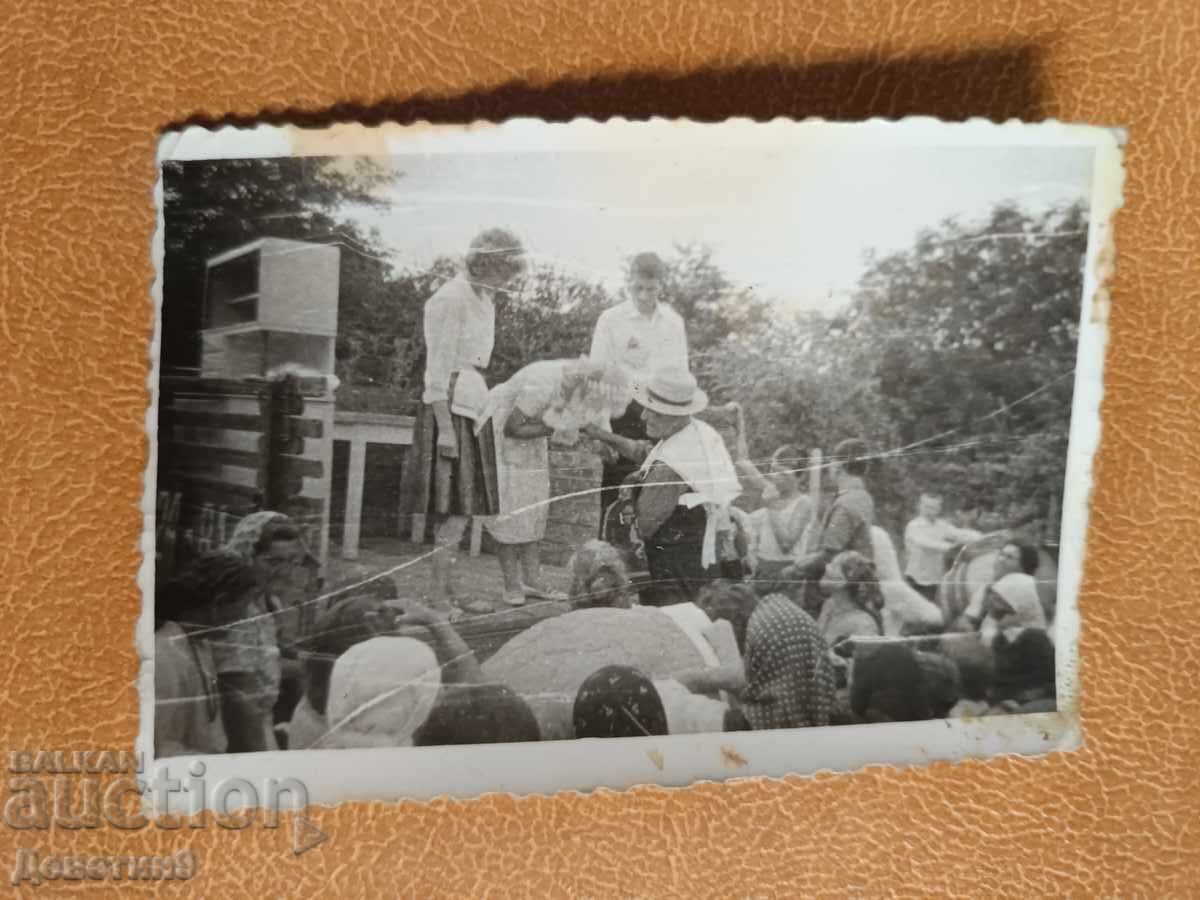Spectacol la un teatru rural de vară