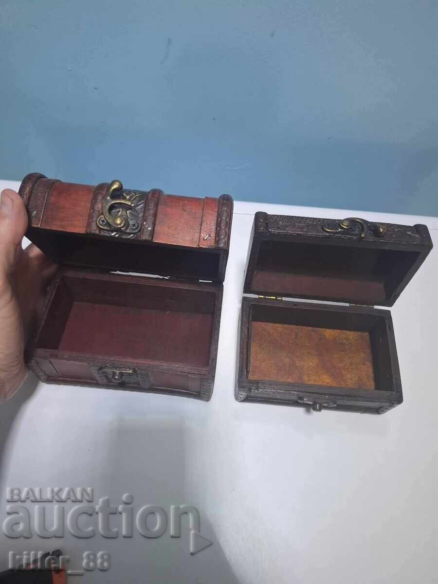 Auction  Wooden crates for a traditional tavern corner