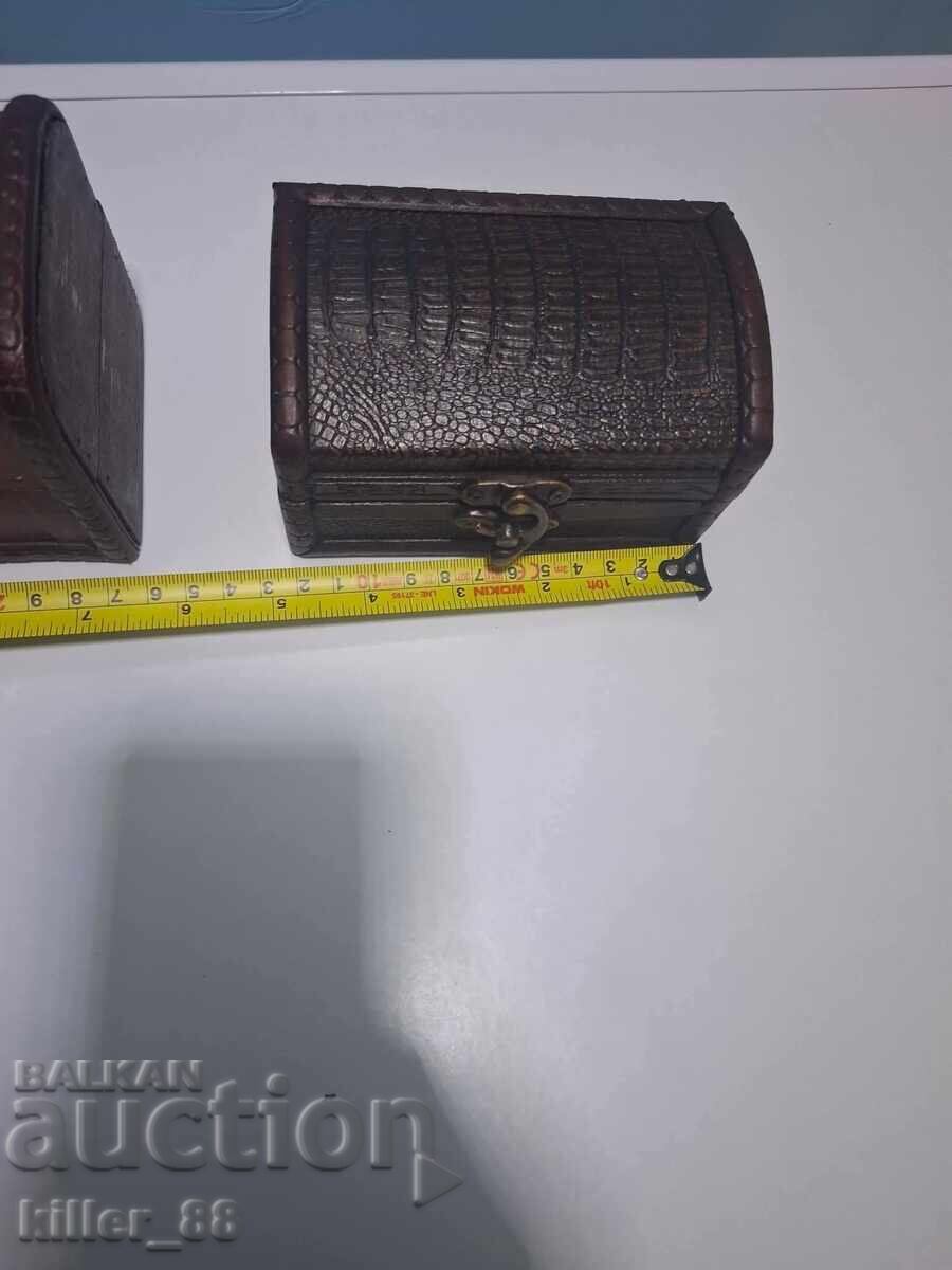 Wooden crates for a traditional tavern corner - 5