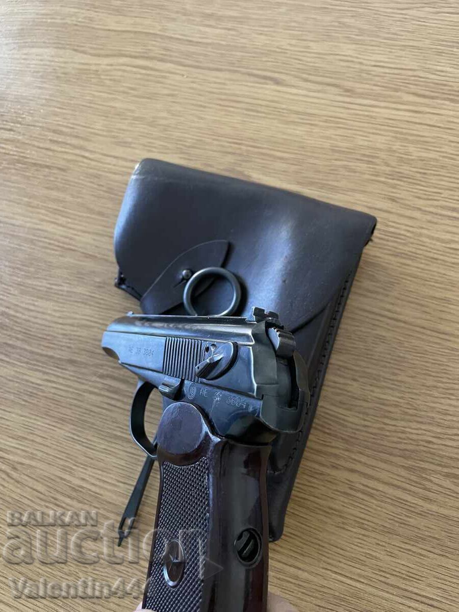 Аукцион ПИСТОЛЕТ „МАКАРОВ“, кал. 9х18мм -  ДЕАКТИВИРАН/ОБЕЗОПАСЕН