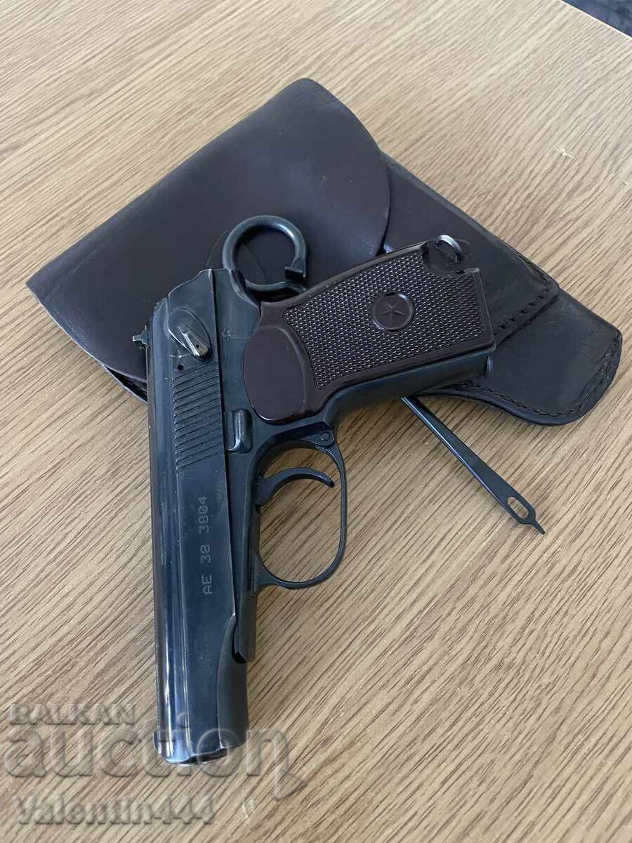 ПИСТОЛЕТ „МАКАРОВ“, кал. 9х18мм -  ДЕАКТИВИРАН/ОБЕЗОПАСЕН