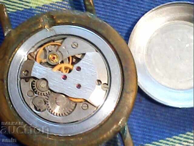 Ceasul funcționează perfect cu preț € 7.00 | 13.69 BGN