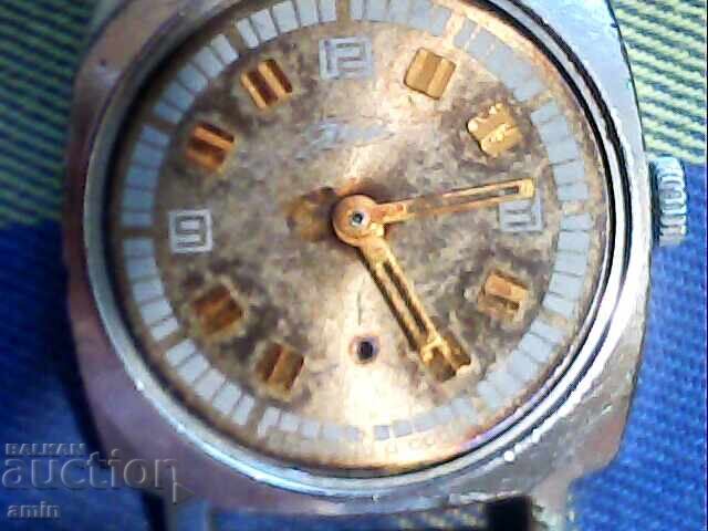 Доставка на 4асовници работет первектно има 1бр АУ10позлата