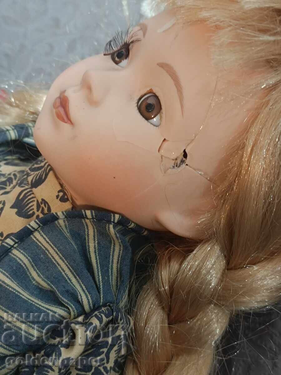 Παράδοση Εκποίηση №32 Πορσελάνινες κούκλες