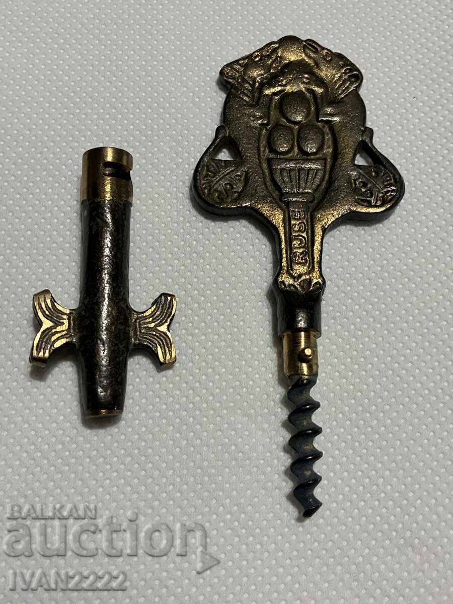 Auction  Selling an old corkscrew