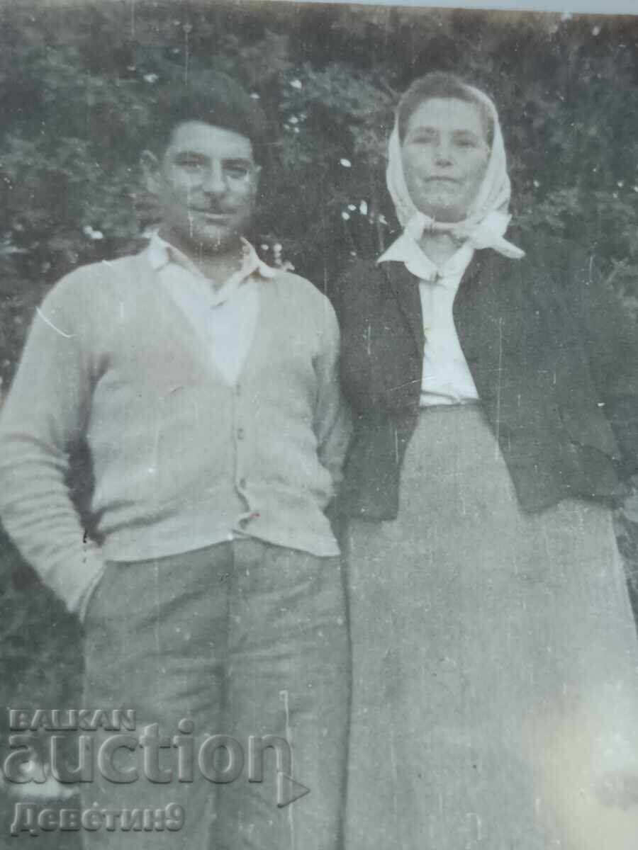 Licitație Cuplu căsătorit devotat din sat