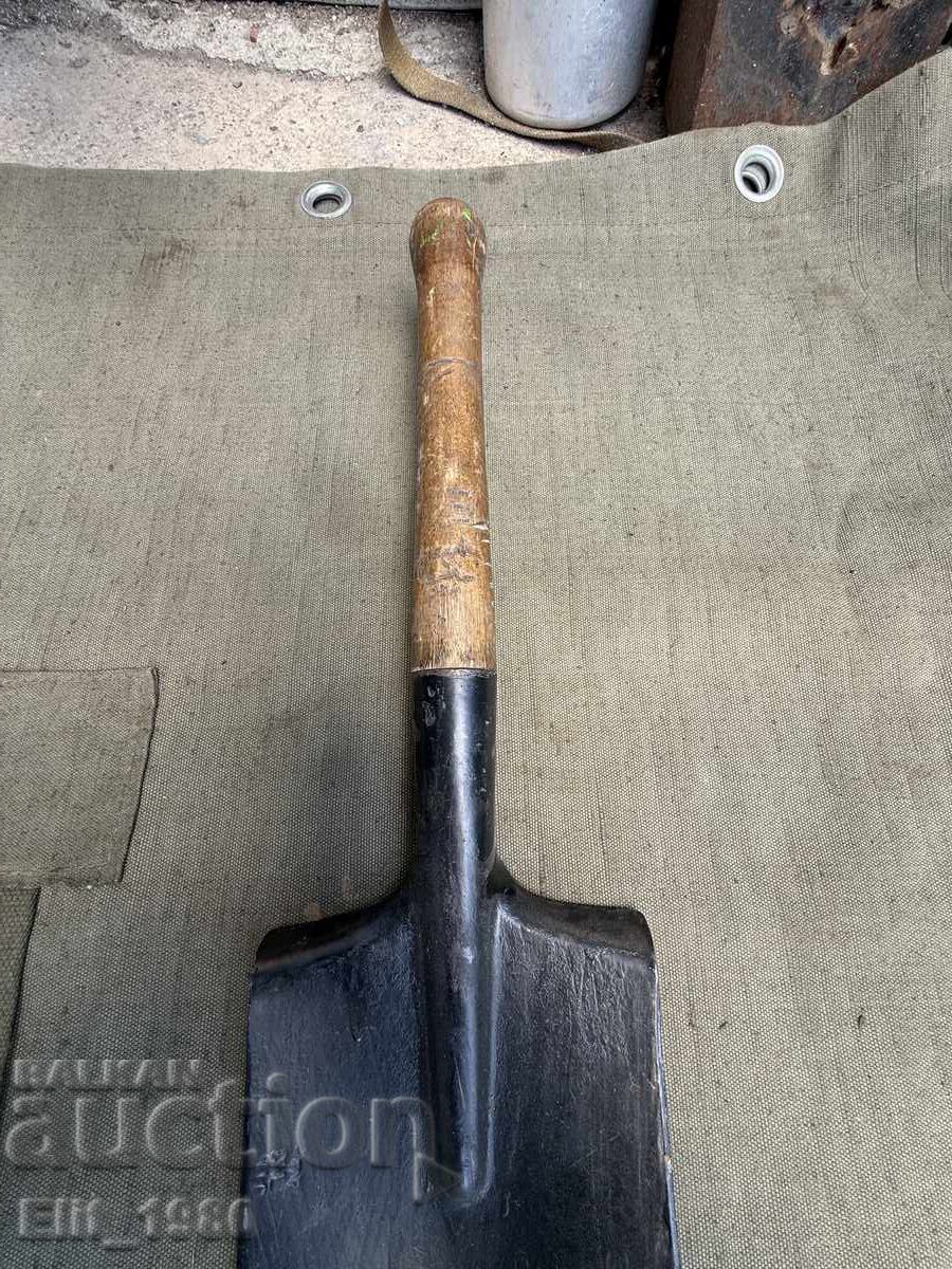 Delivery of Russian soldier's shovel 1944