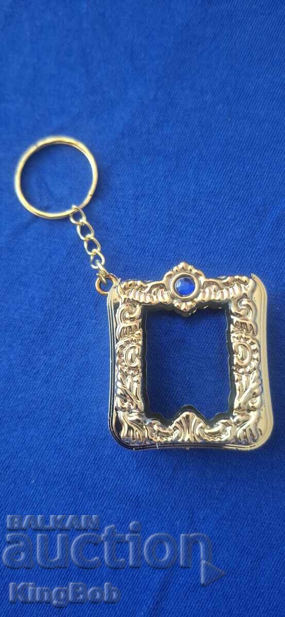 BRELOC ELEGANT "CORAN" cu preț € 2.50 | 4.89 BGN