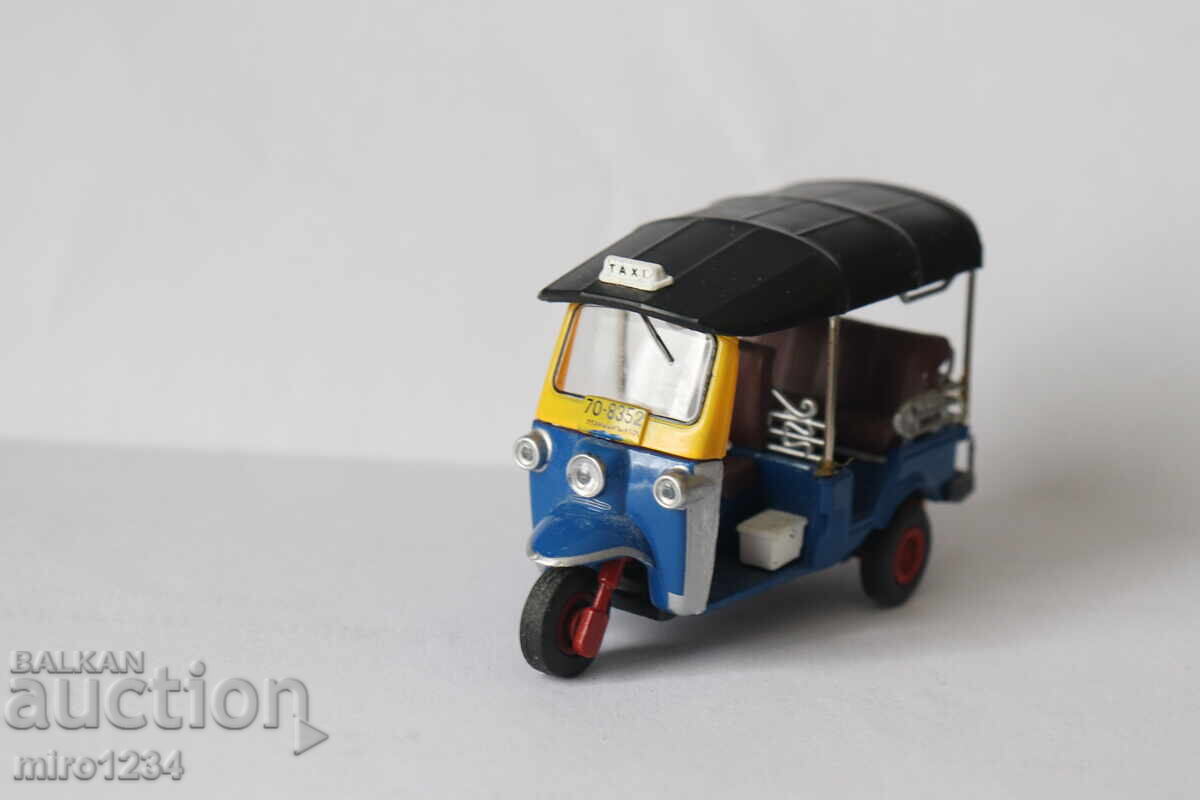 1/43 TUK TUK TAXI MAȘINUȚĂ JUCĂRIE MODEL cu preț € 0.01 | 0.02 BGN