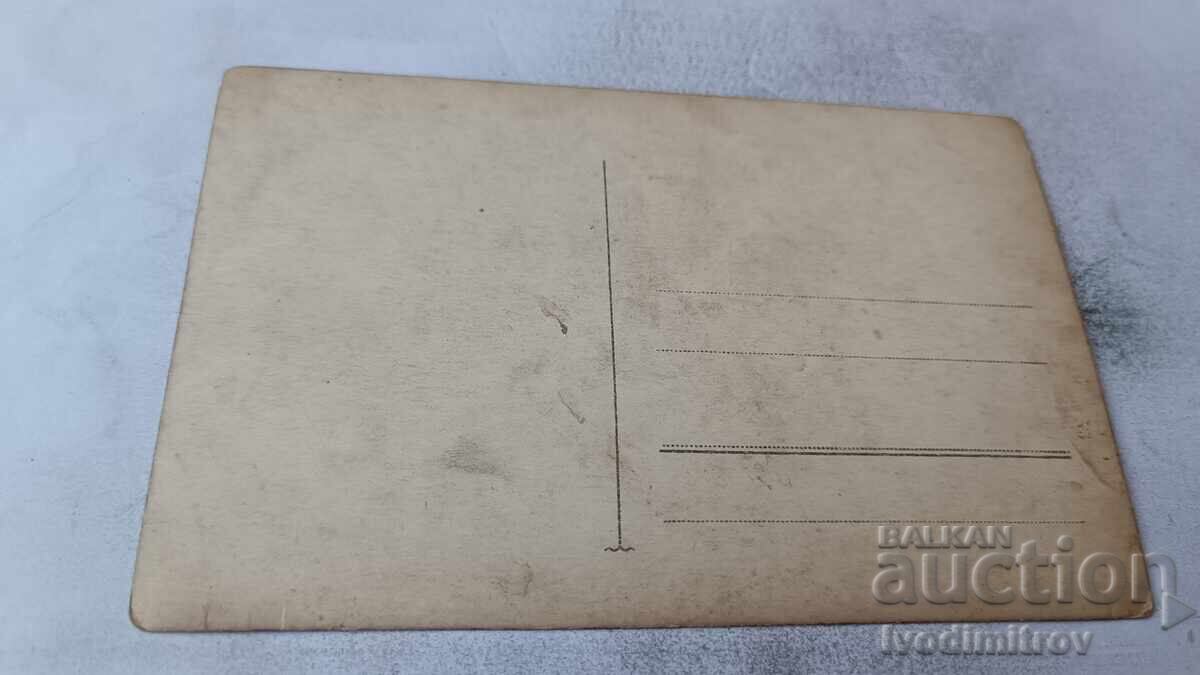 Photo Youths and young women in winter coats with price € 1.04 | 2.03 BGN