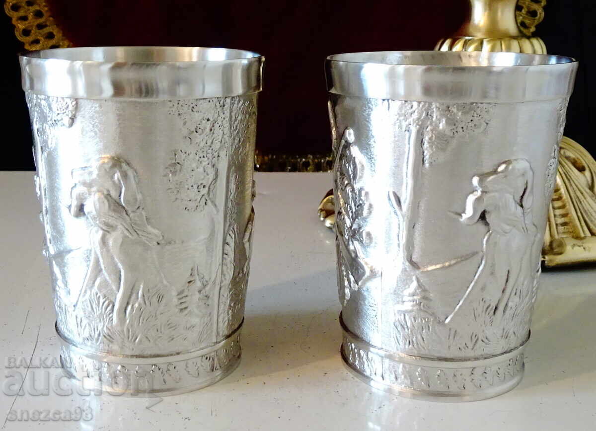 Pahare de vin din cositor, vânătoare, câine, cerb cu preț € 57.98 | 113.40 BGN