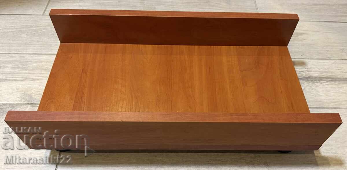 ДЪРВЕНА СТОЙКА ЗА НАСТОЛЕН КОМПЮТЪР