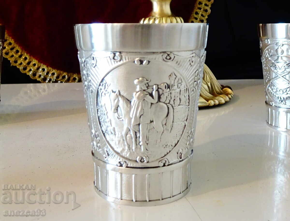 Licitație Pahare de vin din cositor Înger, Trompetist, Puști