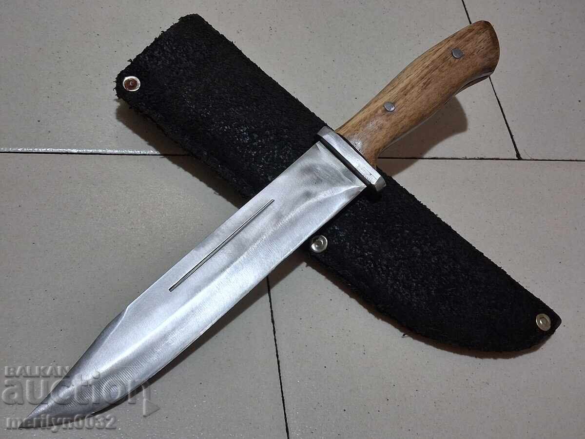 Τουριστικό μαχαίρι με θήκη με τιμή € 42.84 | 83.79 BGN