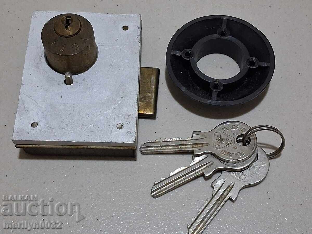 Livrarea Încuietoare veche YETI cu cheie pentru dulap, anii '70-'80 ai secolului XX