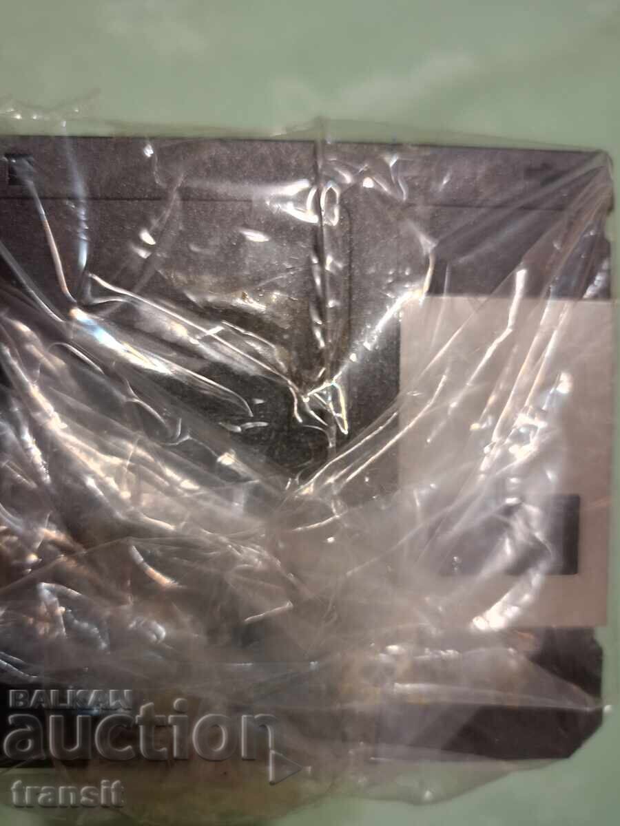 Аукцион Флопи диск 60 бр. нови.Черни на цвят.