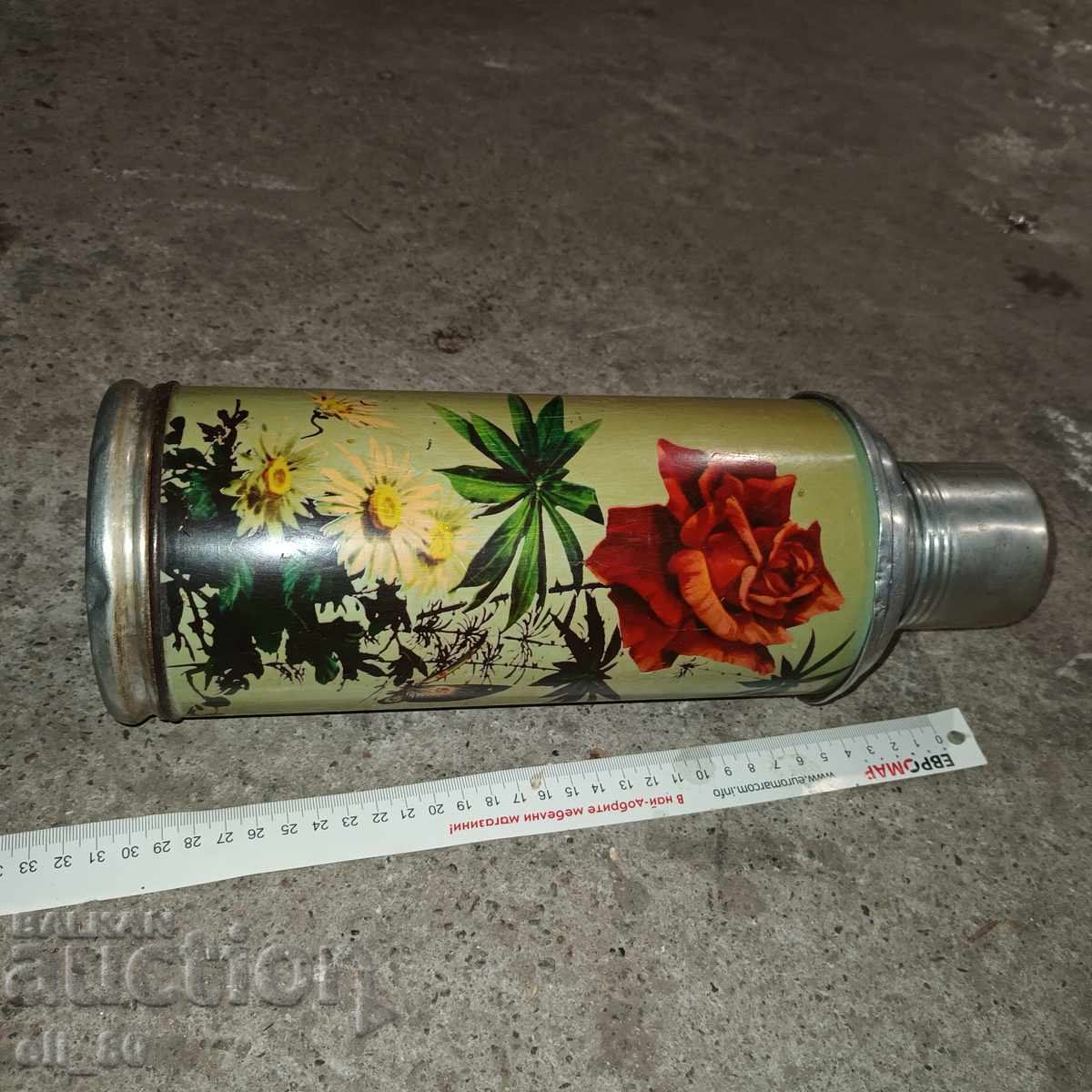 Аукцион стар метален термос